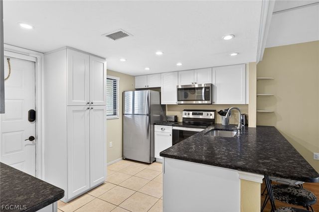 1251 Barrett RD 702, North Fort Myers, FL 33903