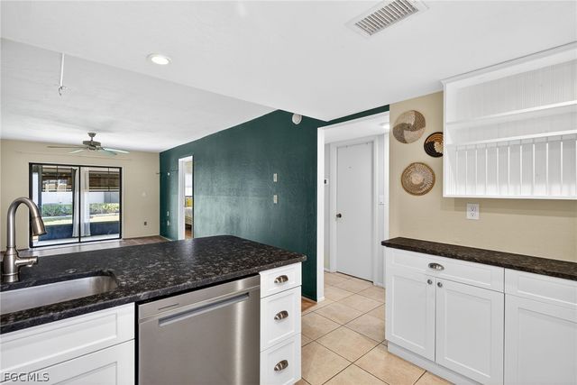 1251 Barrett RD 702, North Fort Myers, FL 33903