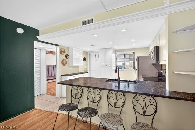 1251 Barrett RD 702, North Fort Myers, FL 33903