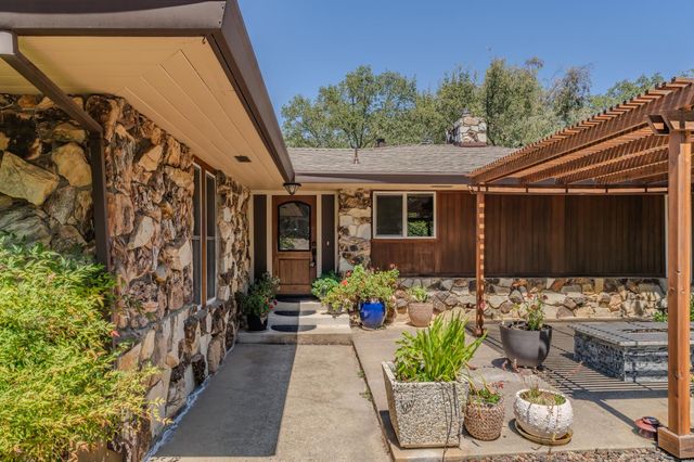 230 Kern St, Jackson, CA 95642