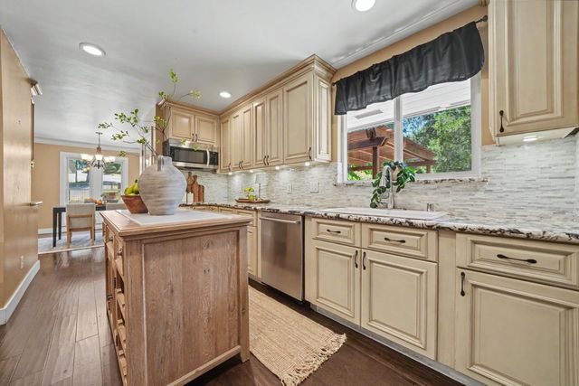 230 Kern St, Jackson, CA 95642