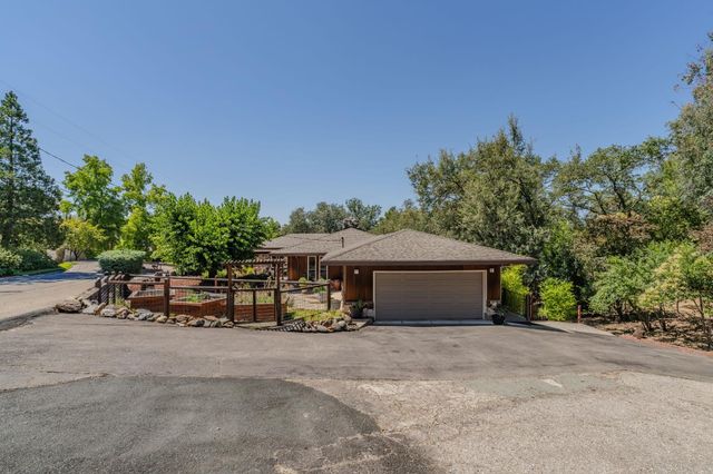 230 Kern St, Jackson, CA 95642