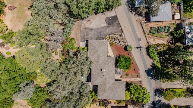 230 Kern St, Jackson, CA 95642