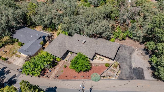 230 Kern St, Jackson, CA 95642