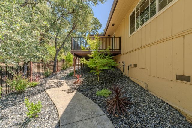 230 Kern St, Jackson, CA 95642