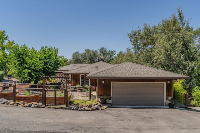 230 Kern St, Jackson, CA 95642