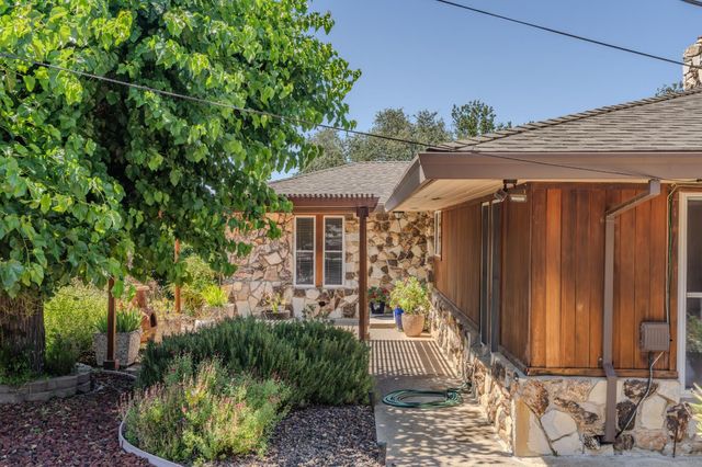 230 Kern St, Jackson, CA 95642