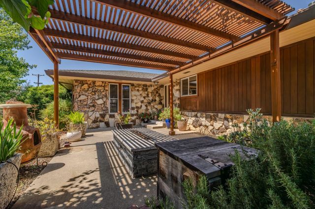 230 Kern St, Jackson, CA 95642