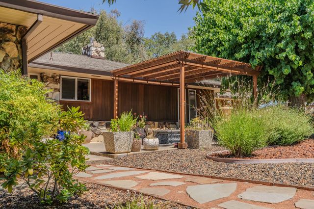 230 Kern St, Jackson, CA 95642