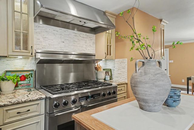 230 Kern St, Jackson, CA 95642