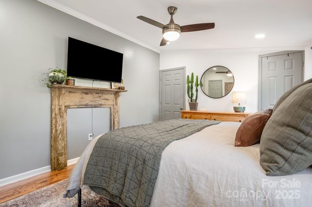 213 Sandy Creek Court, Hendersonville, NC 28792