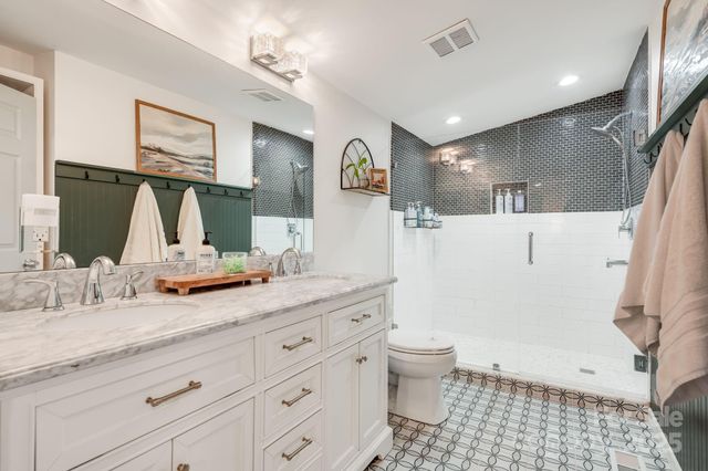 213 Sandy Creek Court, Hendersonville, NC 28792