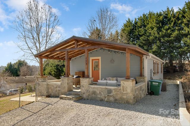 213 Sandy Creek Court, Hendersonville, NC 28792