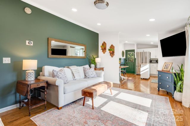 213 Sandy Creek Court, Hendersonville, NC 28792