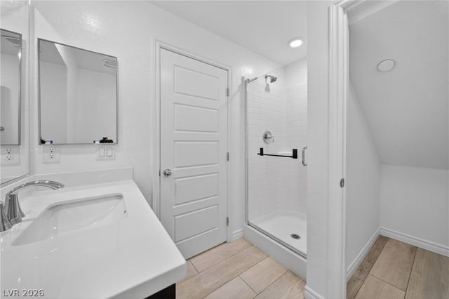 25 Barbara Lane 60, Las Vegas, NV 89183