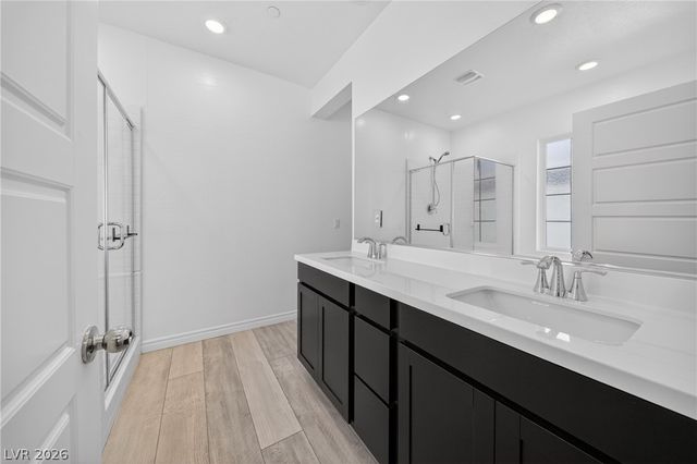 25 Barbara Lane 60, Las Vegas, NV 89183