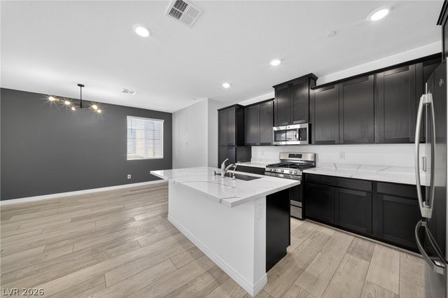 25 Barbara Lane 60, Las Vegas, NV 89183