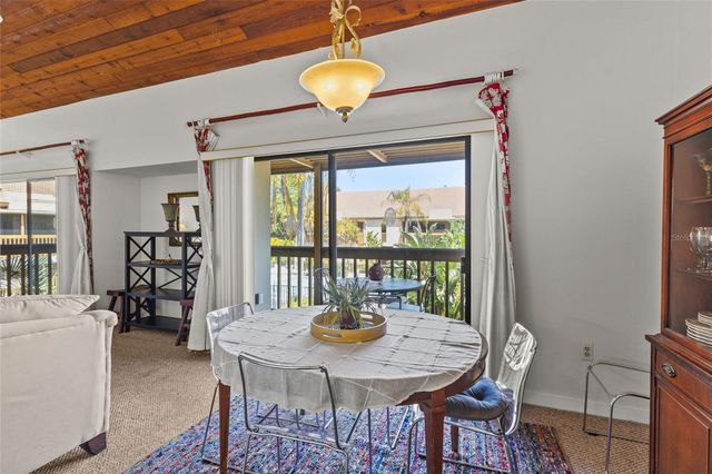 3033 WILLOW GREEN 10, Sarasota, FL 34235