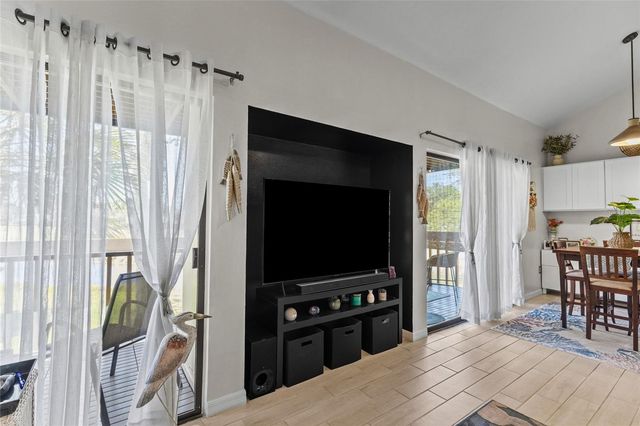 3033 WILLOW GREEN 10, Sarasota, FL 34235