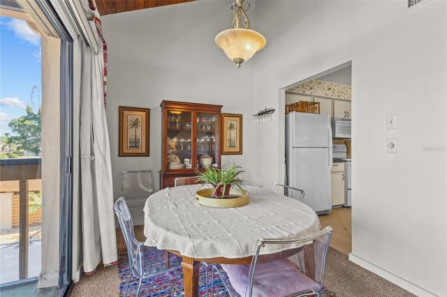 3033 WILLOW GREEN 10, Sarasota, FL 34235