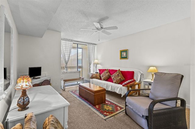 3033 WILLOW GREEN 10, Sarasota, FL 34235