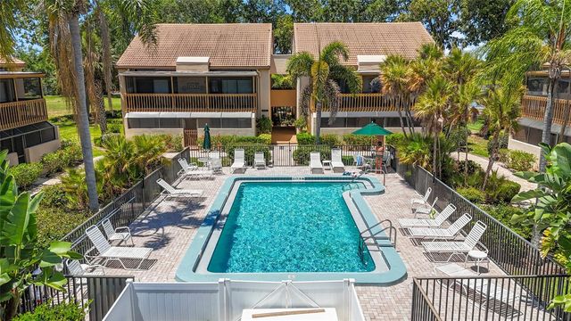 3033 WILLOW GREEN 10, Sarasota, FL 34235