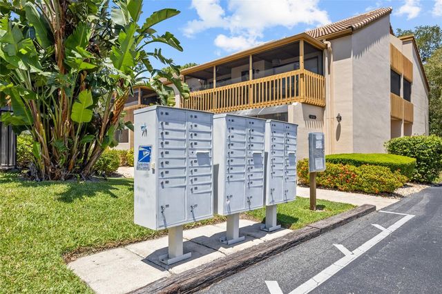 3033 WILLOW GREEN 10, Sarasota, FL 34235