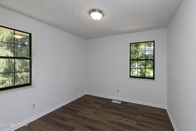 4206 Deer Run Drive, Knoxville, TN 37912