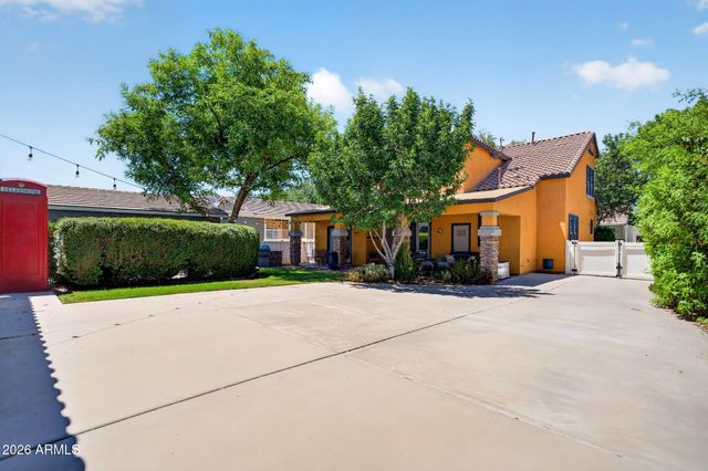 2743 E HOBART Street, Gilbert, AZ 85296