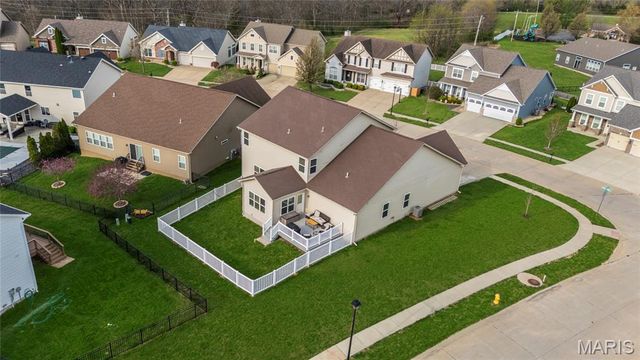 102 Carlton Point Drive, Wentzville, MO 63385