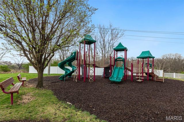 102 Carlton Point Drive, Wentzville, MO 63385