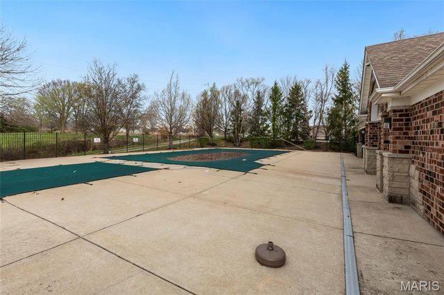 102 Carlton Point Drive, Wentzville, MO 63385