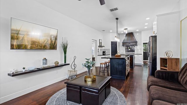 736 Nevada, San Antonio, TX 78203
