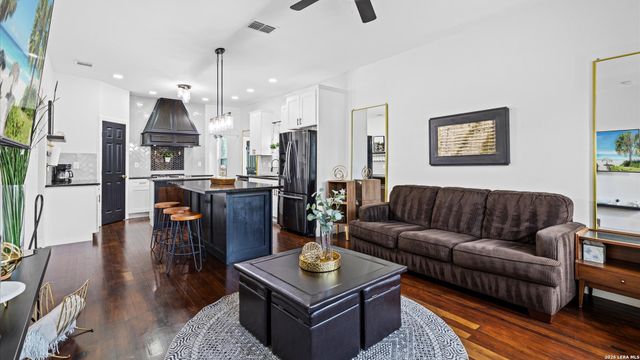 736 Nevada, San Antonio, TX 78203