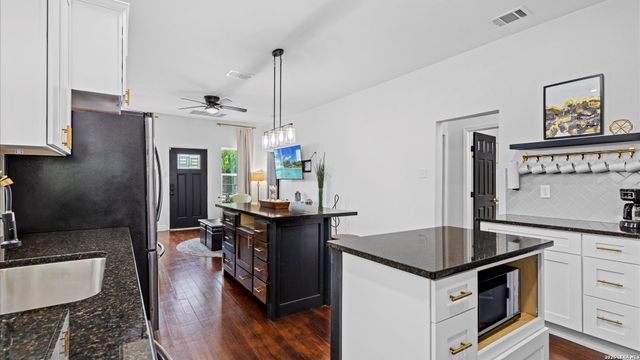 736 Nevada, San Antonio, TX 78203
