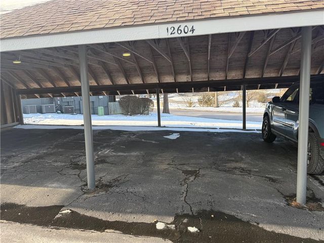 12604 W 110th Terrace, Overland Park, KS 66210