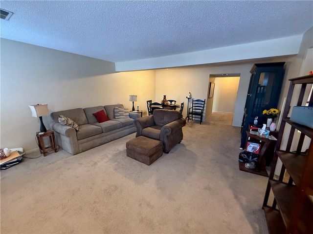 12604 W 110th Terrace, Overland Park, KS 66210