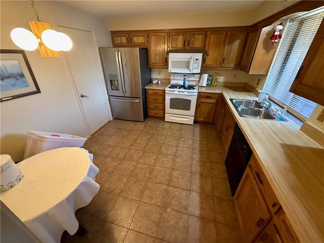 12604 W 110th Terrace, Overland Park, KS 66210