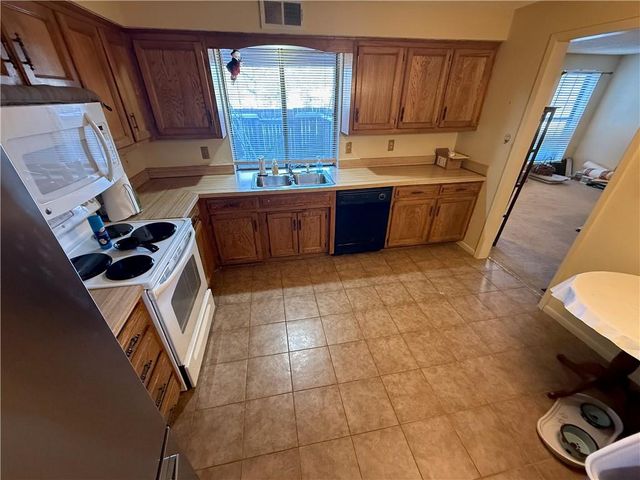 12604 W 110th Terrace, Overland Park, KS 66210