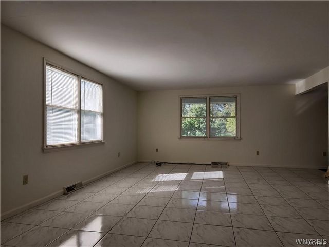 8845 County, Amherst, NY 14051