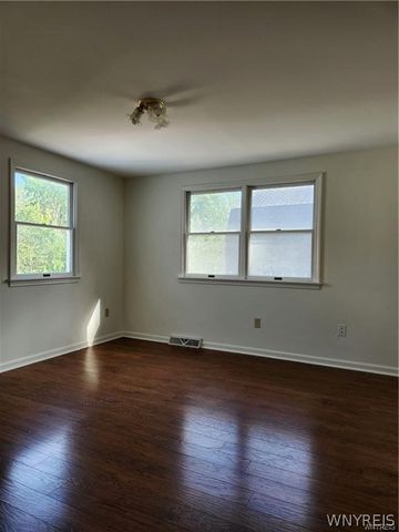 8845 County, Amherst, NY 14051