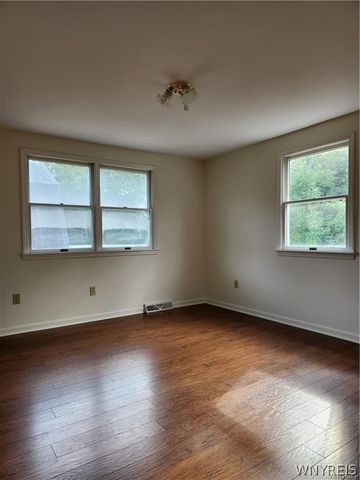 8845 County, Amherst, NY 14051