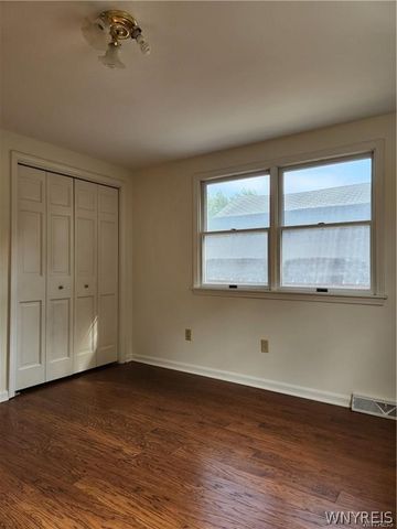 8845 County, Amherst, NY 14051