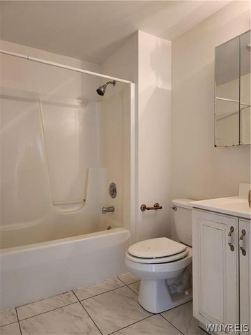 8845 County, Amherst, NY 14051