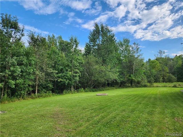 8845 County, Amherst, NY 14051