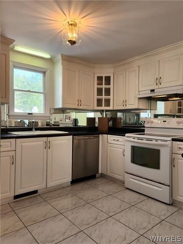 8845 County, Amherst, NY 14051