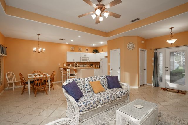 12 Golf House Rd., Laguna Vista, TX 78578