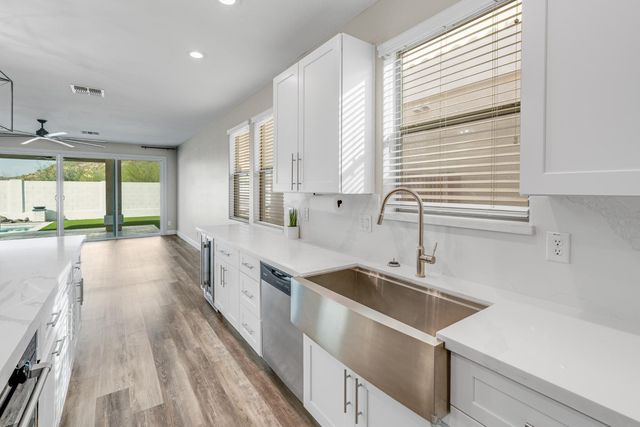 1644 E Cielo Grande Avenue, Phoenix, AZ 85024