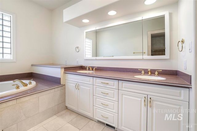 4098 Hidden Lakes Drive, Kimberly, ID 83341