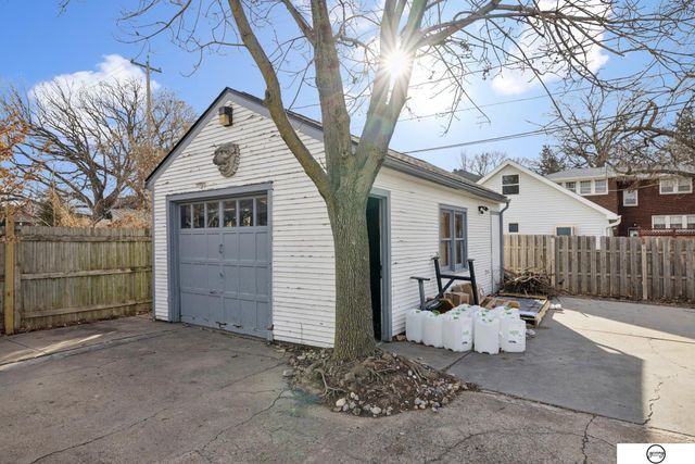 2611 A Street, Lincoln, NE 68502